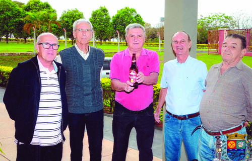 Encontro reúne 100 amigos baririenses em Borborema