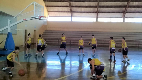 Escolinha de Basquete realiza amistosos em Igaraçu do Tietê