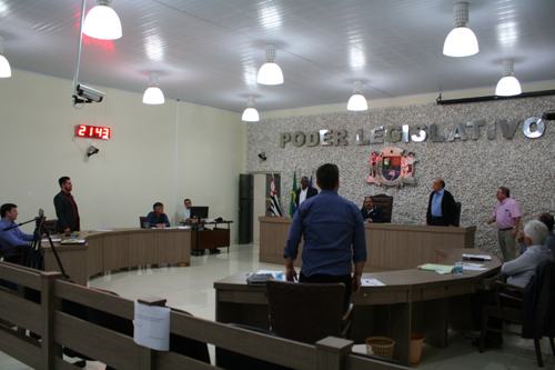 Em sessão tranquila, vereadores aprovam projetos com substitutivos