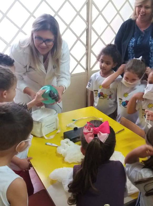 Palestra sobre o Dia do Veterinário agita Emei 2