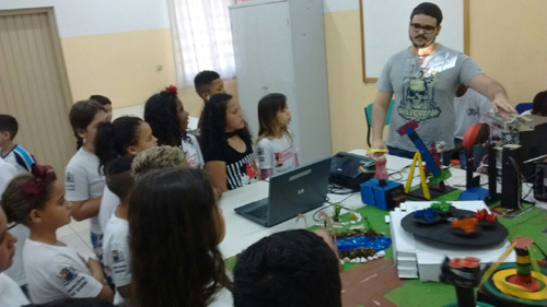 Alunos da Escola Joseane participam de projeto de robótica
