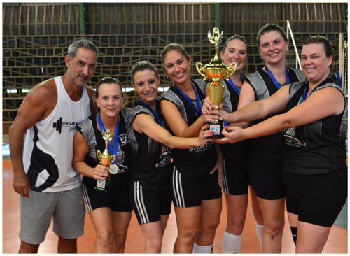 Umuarama realiza 2º campeonato de vôlei