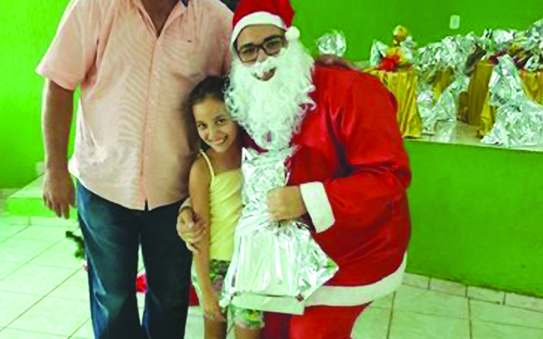 Crianças e adolescentes de Itaju ganham almoço especial