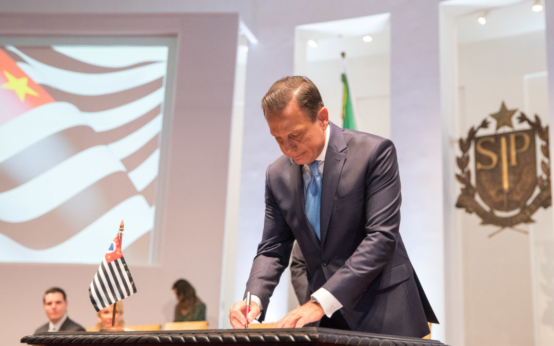 João Doria toma posse e assina PL para extinguir seis empresas públicas