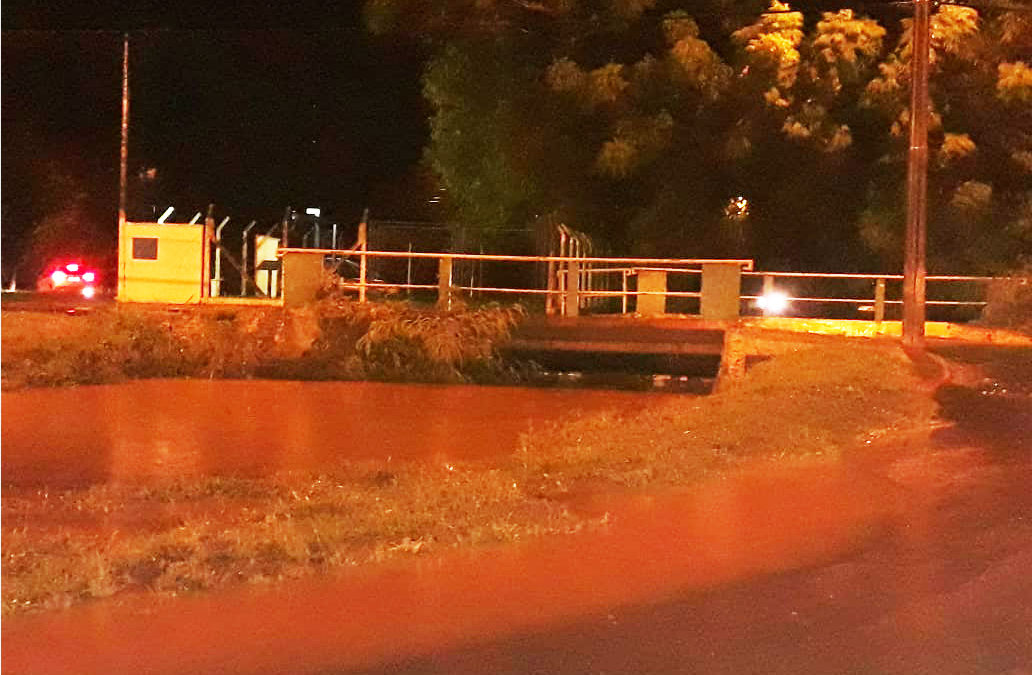 Chuva alaga córrego e causa transtorno em Bariri