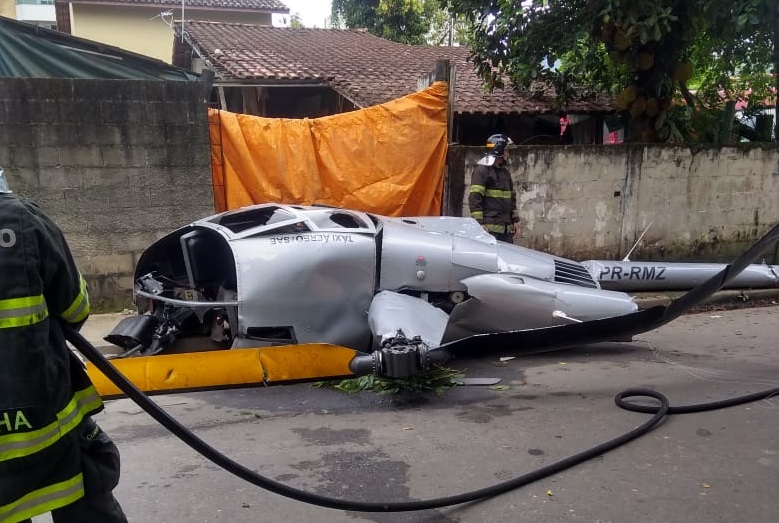 Helicóptero cai em Ubatuba com dois bauruenses