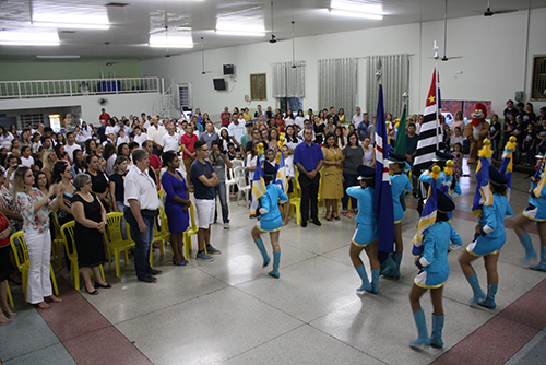 Prefeitura promove evento para entrega de apostilas