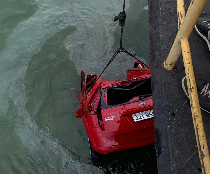 Pongaí: Três corpos são localizados após carro cair no Rio Tietê