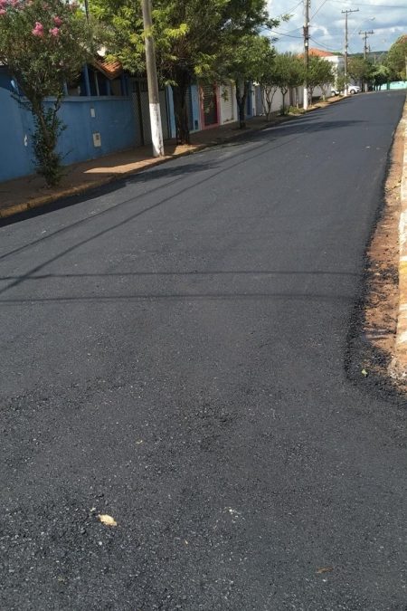 ‘Ruas de pedra’ começam a ser asfaltadas no centro de Bocaina