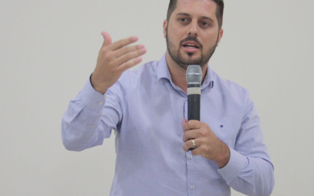 Em ação judicial, Vaguinho tenta suspender contratação de empresa de limpeza