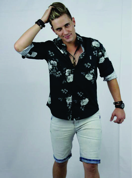 Leandro Cruz se apresenta no Recanto Pantaneiro