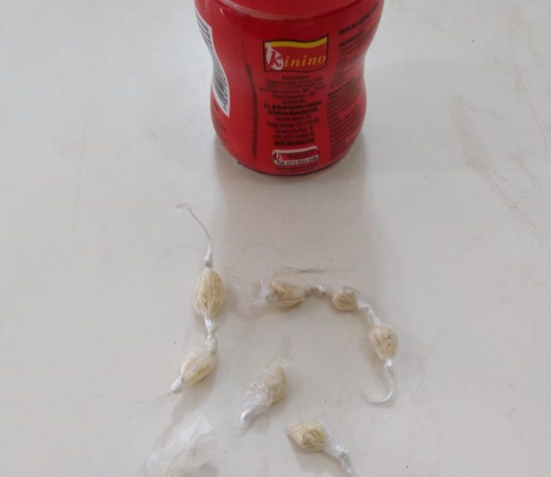 PM detém dois jovens por tráfico de drogas