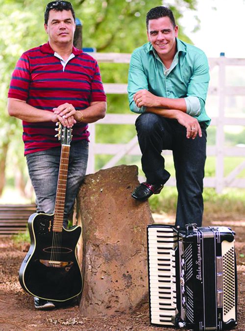 Baile da Terceira Idade traz banda Forró Ajeitado