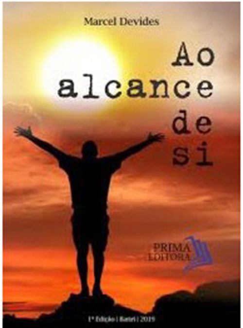 Marcel Devides lança seu 4º livro