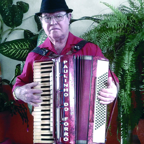 Baile da Terceira Idade recebe Paulinho do Forró