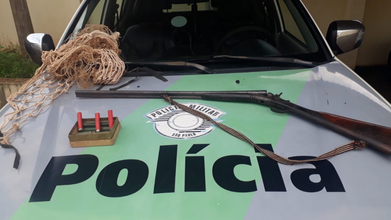 Pederneiras: PM Ambiental apreende arma e redes para caça