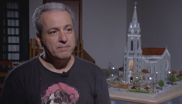 Morador de Jaú reproduz nos mínimos detalhes Igreja Matriz