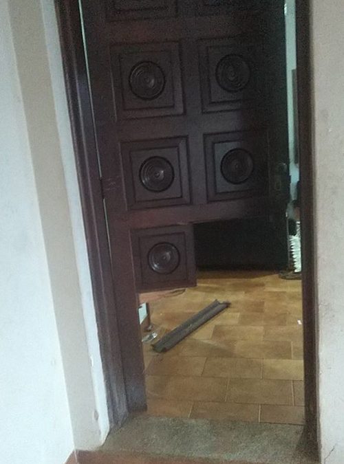 Três casas são invadidas e furtadas em Bariri