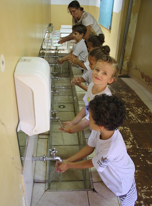 Rede municipal tem aulas à distância