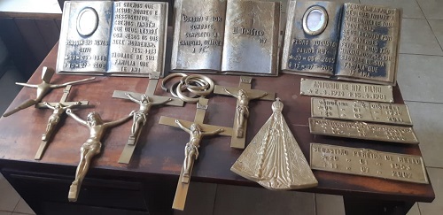 BARIRI: PM recupera objetos furtados do cemitério