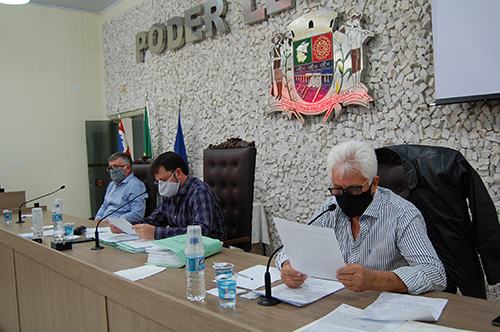 Legislativo retoma sessões sem a presença de público