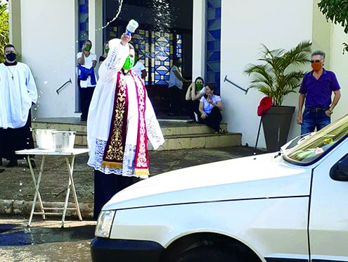 Festa de São Cristóvão reúne fiéis pelo rádio no Santuário