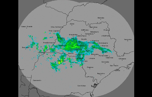 Semana começa com chuva que interrompe 37 dias de estiagem