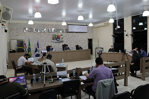 Câmara retoma sessões com um caso suspeito de Covid-19