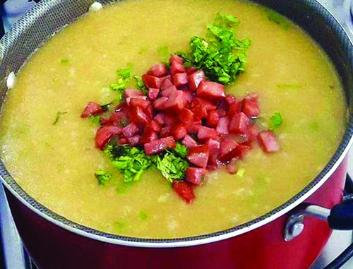 Noite do Caldo de Mandioca ocorre neste sábado