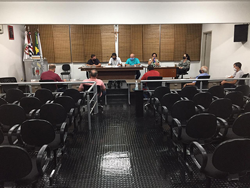 Câmara de Itaju aprova quatro anos de afastamento para servidores