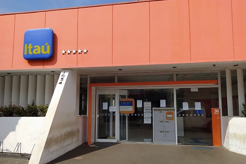 Agência do Itaú está fechada há mais de uma semana