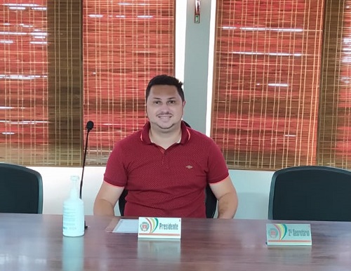 Vereadores de Itaju revogam lei que permitia afastamento de servidores