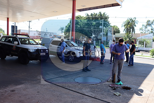 Polícia Civil e ANP fiscalizam posto em Bariri