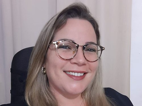 “Educação precisa de investimento em tecnologia e cultura digital”, diz educadora