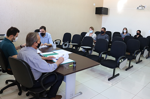 Licitação para compra de apostila atrai uma empresa