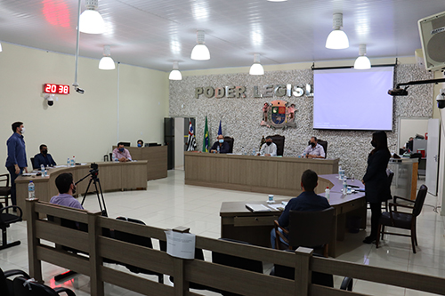 Em mais uma longa sessão, vereadores aprovam sete projetos e rejeitam veto do prefeito