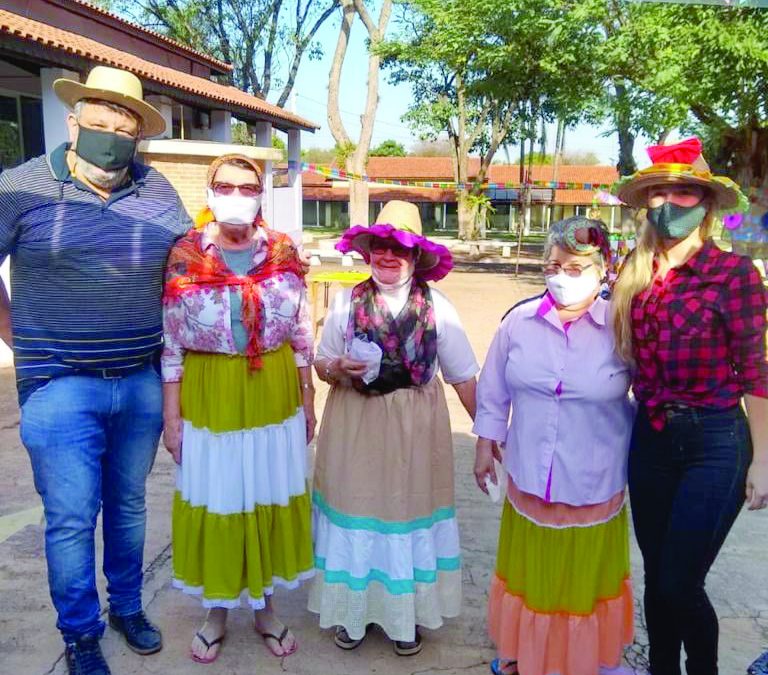 Arraiá do Lar Vicentino agita idosos, funcionários e voluntários