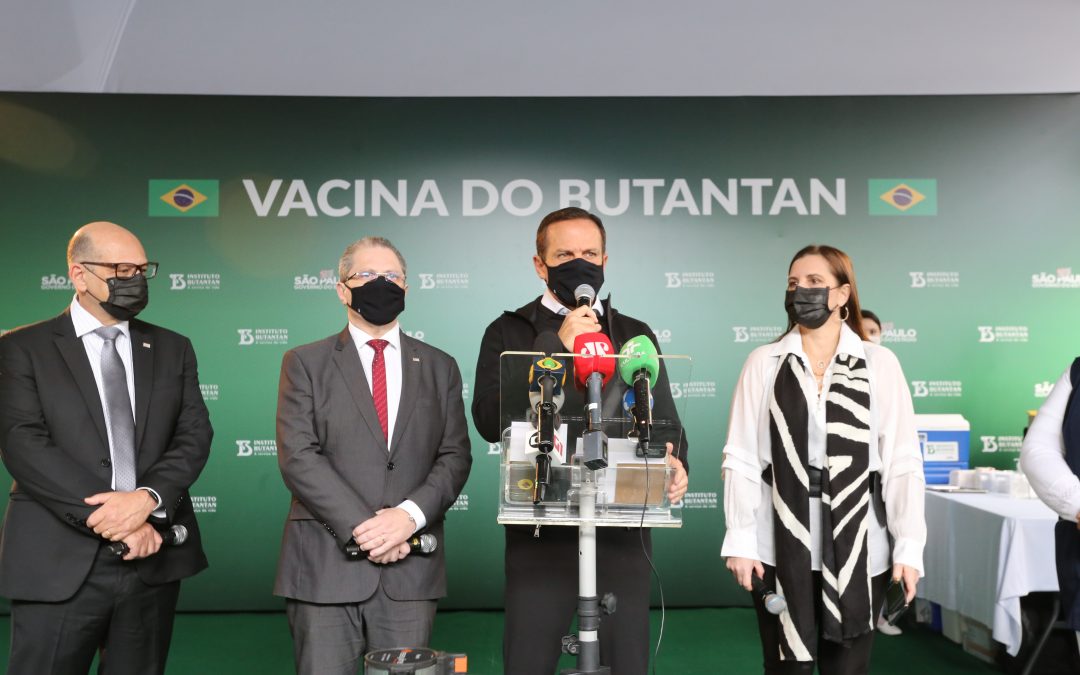 Estado de SP começa a vacinar adolescentes de 12 a 17 anos nesta quarta-feira