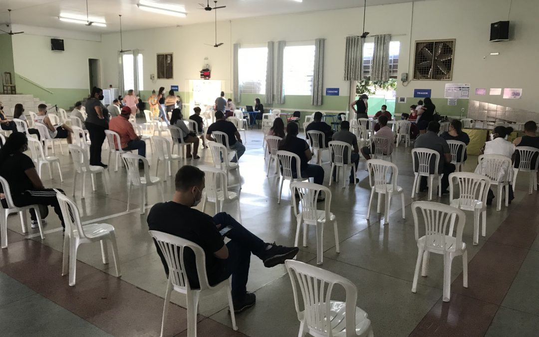 Covid-19: Bariri vacina pessoas de 12 a 14 anos com comorbidades