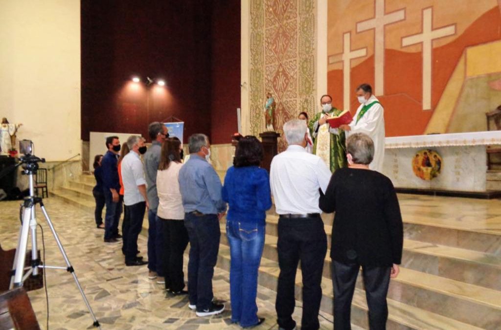 BARIRI: Oito casais recebem bênção especial de bodas na Semana da Família