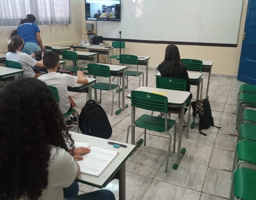 Escola Idalina recebe 50% dos estudantes no retorno presencial