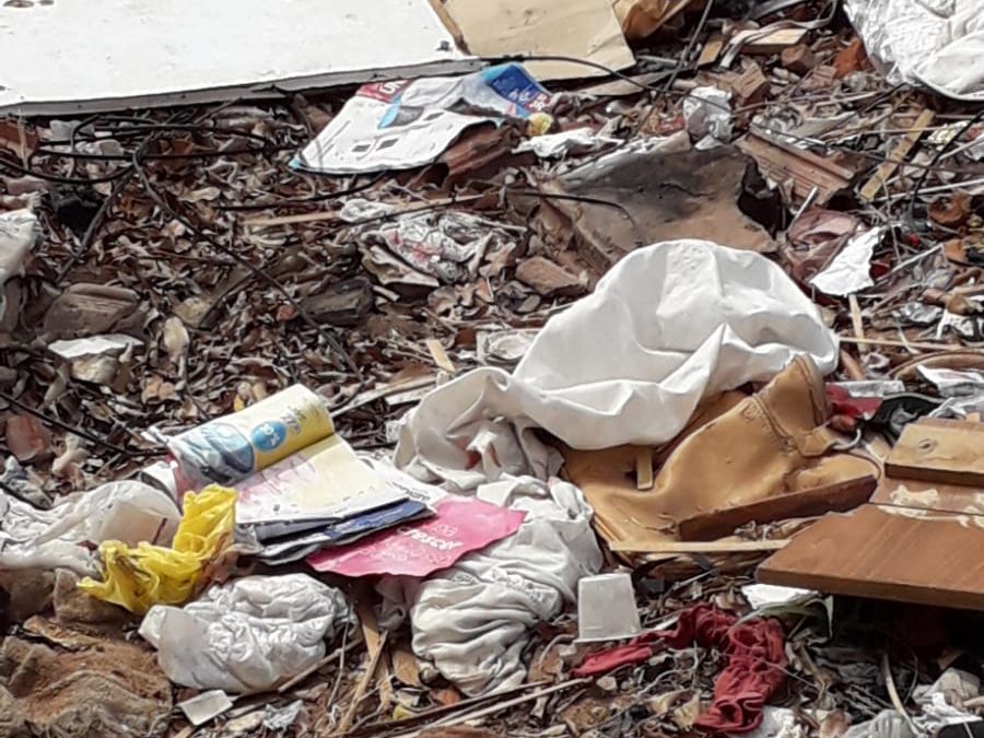 BARIRI: Lixo no Jd. Maria Luiza 2 incomoda moradores