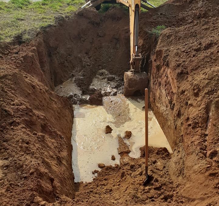 BARIRI: Rompimento de adutora deixa bairros sem água