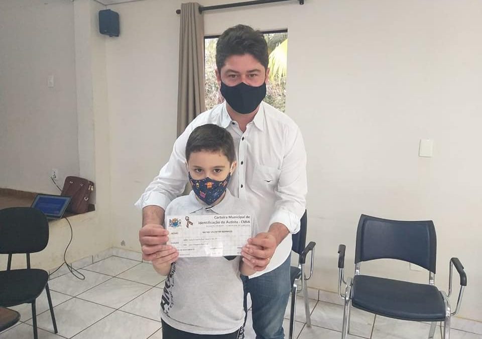 Carteirinha deve garantir prioridade e direitos ao autista