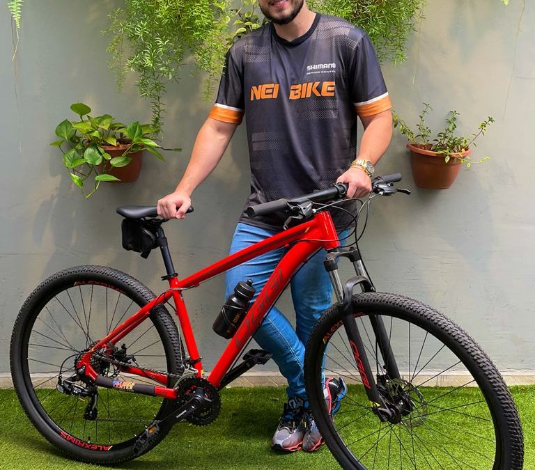 Gabriel Ferrari sorteia bicicleta OGGI no Instagram