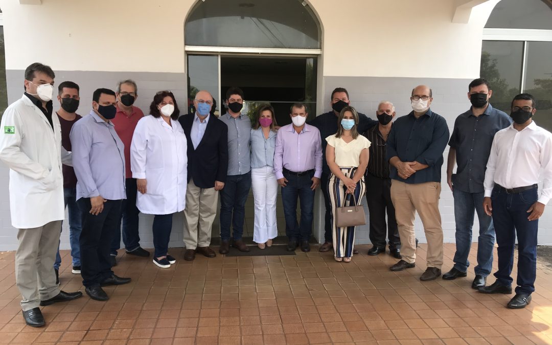 Deputado Arnaldo Jardim visita Santa Casa de Bariri