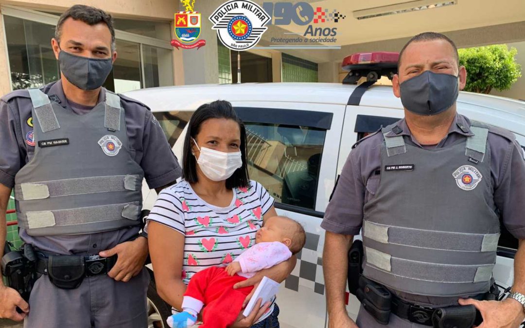 PMs de Bariri salvam bebê engasgado