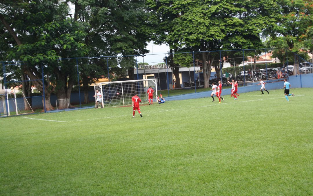 Umuarama: equipes buscam vagas nas semifinais