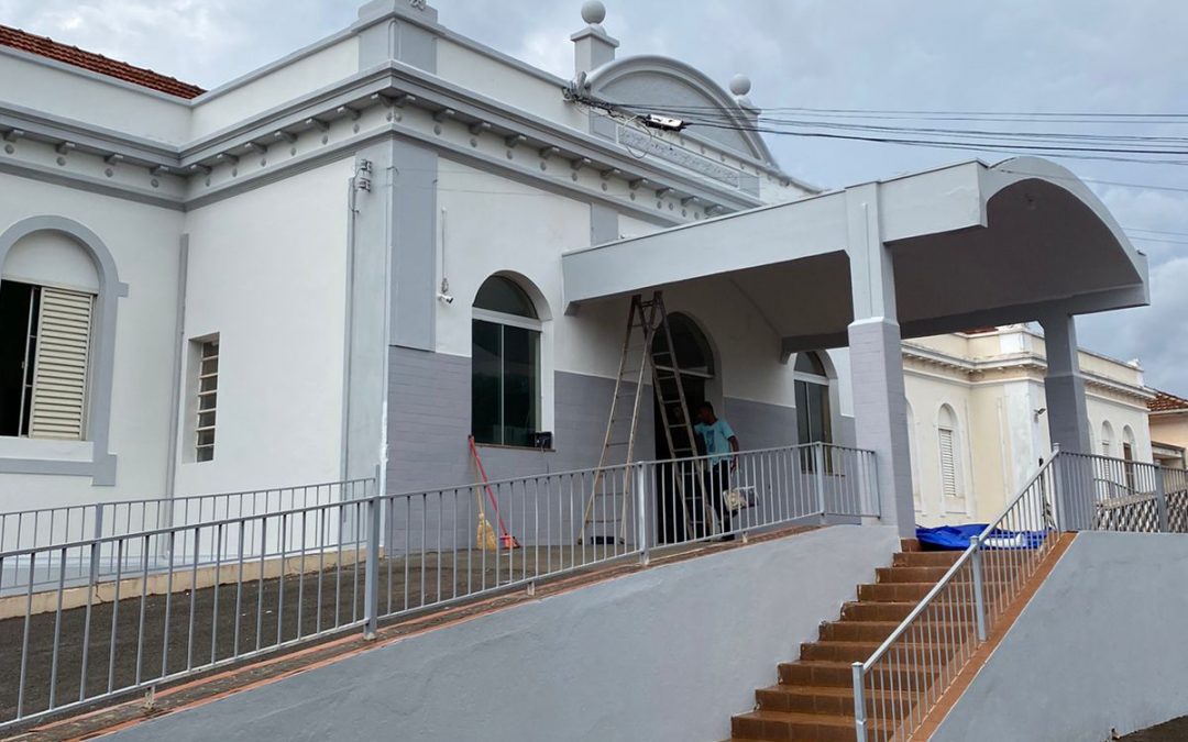 Prédio da Santa Casa vai a leilão e prefeitura tenta suspender venda