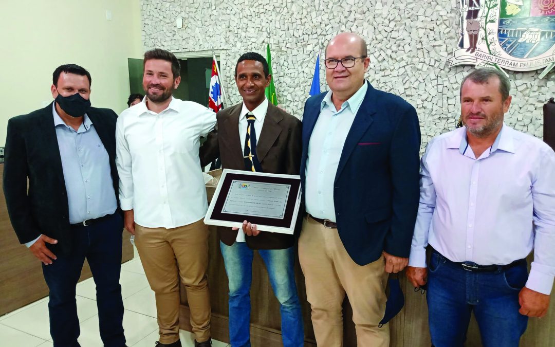 Professor Vandeco recebe Prêmio Zumbi dos Palmares